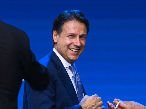 Giuseppe Conte, chi lo consiglia sulla politica estera. Giravolta balneare dei 5Stelle?