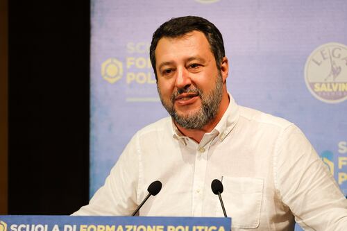 L'Austria blocca i tir al confine, Salvini dice basta: "Vado al Brennero"