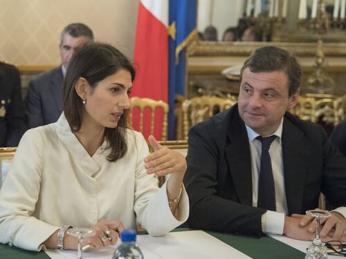 Raggi e Calenda si offendono a suon di Casamonica. Pretendiamo serietà per Roma
