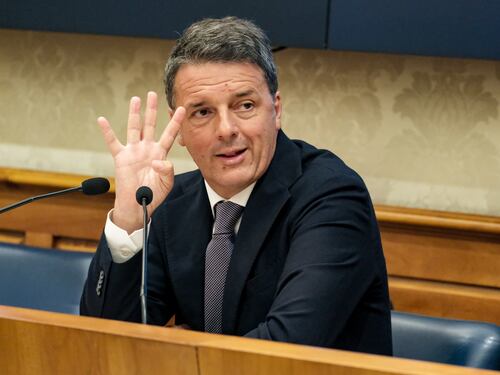 Renzi torna a premere per l’elezione diretta del premier. E dà del grillino a Calenda