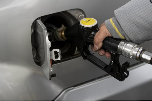 Prezzi benzina e diesel, il trend nella settimana di Pasqua: dove conviene fare il pieno