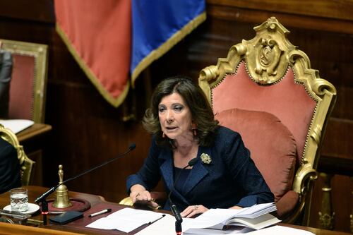 Fumata nera sulla cannabis light. Caos in Senato, M5s contro la Casellati