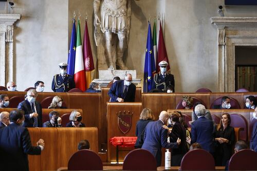 Sindaci pensate a pulire le città prima di raddoppiarvi la paga