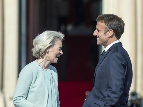 Il piano di Macron e la fuga dall'Eliseo, grandi manovre per il dopo Ursula: il retroscena di Bisignani