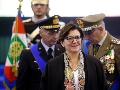 Spot censurato, la replica velenosa di Trenta a Gasparri e La Russa