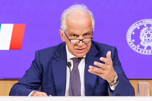 Il governo approva il ddl sicurezza. Piantedosi: " Fermo preventivo esteso a minori"