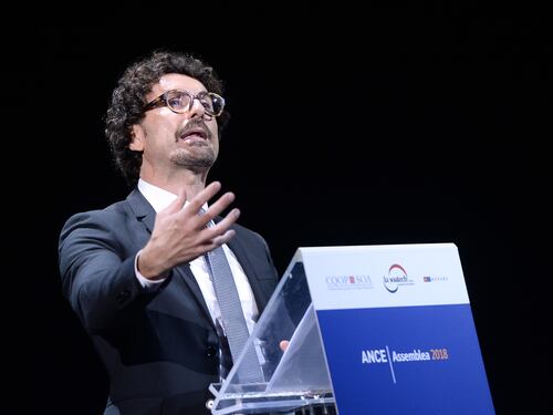 Toninelli: "Alcuni piloni dei viadotti su A24 e A25 in condizioni allarmanti"