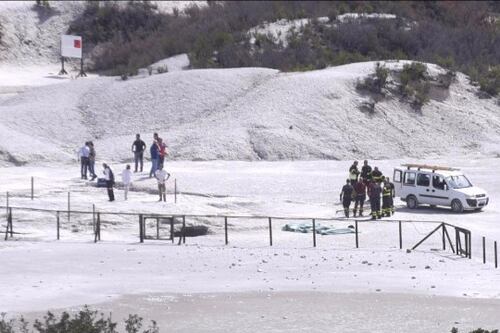 Cadono nel cratere della solfatara, muoiono padre, madre e figlio