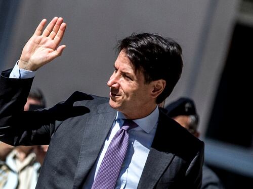 Conte e il concorso da prof alla Sapienza: "Rinuncio per sensibilità professionale"