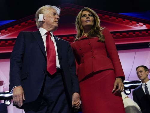 Usa, Donald e Melania Trump scodellano due nuovi libri di memorie. Quando usciranno