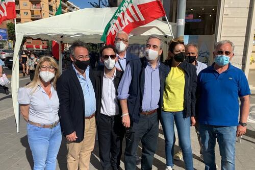 Gazebo di Forza Italia a Roma, il tour nei Municipi con i big del partito