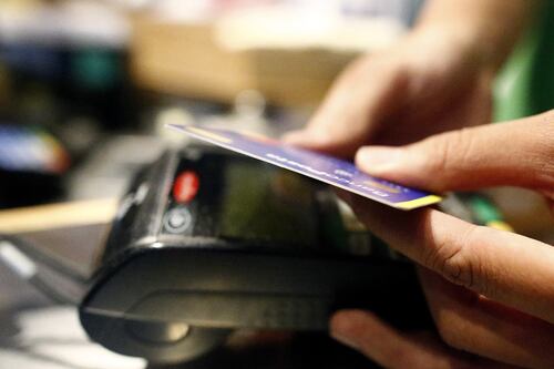 Il Pos è costato 5 miliardi nel 2022, stangata per le piccole imprese
