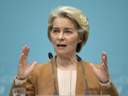 Il Ppe lancia von der Leyen per il bis: "Mai con partiti anti-Ue"