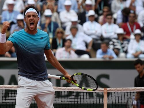 Cecchinato nella storia: batte Djokovic e vola in semifinale al Roland Garros