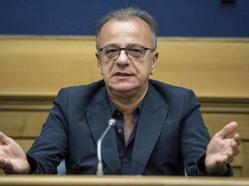 “Chi tocca Mario Draghi muore”. Gianfranco Rotondi paladino del Premier: non capisco Lega e Pd