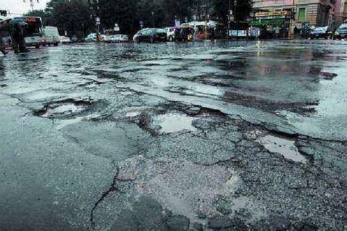 Emergenza Capitale in manovra. Per tappare le buche torna l'esercito