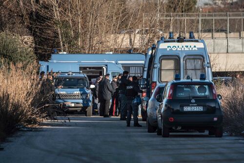 Tor Cervara, la polizia sgombera un altro palazzo occupato