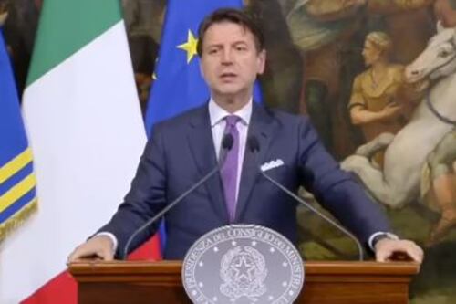 Il penultimatum è virale sul web. E Conte si trasforma in Iron Man