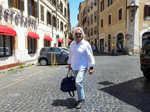 M5S, grandi manovre. Gli incontri di Grillo e l'ipotesi di un "nuovo direttorio"