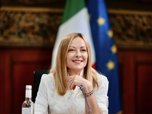 Governo, Meloni sorpassa Renzi: è il 4° esecutivo più longevo di sempre. Gufi smentiti