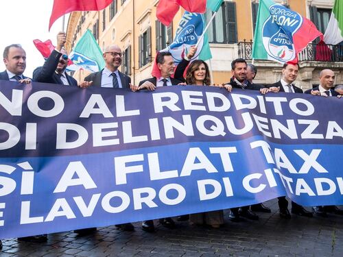 La maxitruffa del reddito di cittadinanza. Sventato raggiro da 60 milioni: 16 romeni arrestati