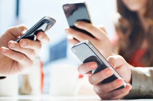 Internet day, italiani sempre più web-dipendenti (e attenti a fake e bufale)