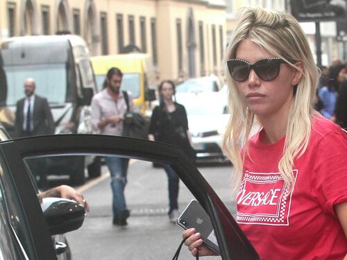 Le colf scendono in piazza contro Wanda Nara. "Maltrattamenti", la moglie di Icardi nella bufera