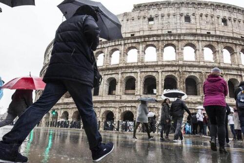 La primavera non ne vuole sapere. Nel weekend torna l'autunno