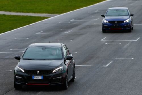 In pista con la Peugeot 308 GTI