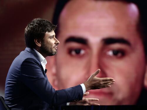 Elezioni, Alessandro Di Battista si scatena contro Luigi Di Maio: “Arrivista, disposto a tutto, trasformista senza voti”