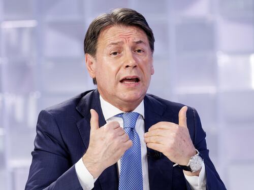 Conte, l’acrobata di Volturara. Contraddizioni, salite e discese per tornare premier
