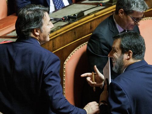 Canone Rai, botta risposta infuocato Salvini-Renzi sull'abolizione