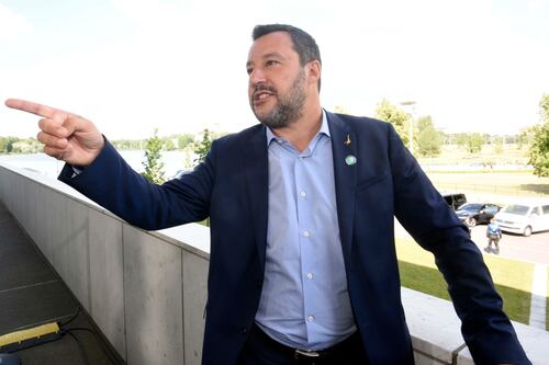 Salvini attacca i no di Toninelli: "Troppe opere bloccate dal Mit"
