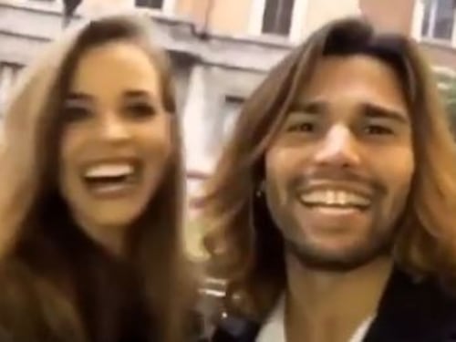 Luca Onestini riabbraccia (e bacia) Ivana Mrazova dopo la separazione