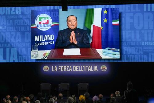 Rilevazione Emg, il sondaggio fa felice Silvio Berlusconi