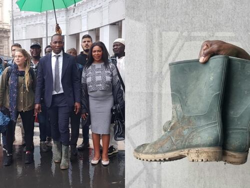Il neo deputato della sinistra Aboubakar Soumahoro arriva alla Camera con gli stivali da bracciante