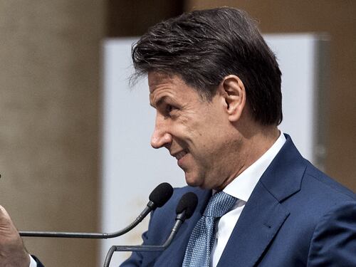 M5S: la mossa di Conte, guerra di nervi con Grillo. E il sondaggio della Ghisleri cambia le carte in tavola