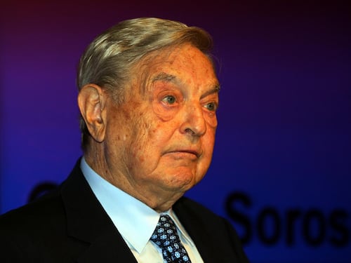 Soros accusa il governo: troppo vicino alla Russia. Salvini: mai avuto un rublo da Mosca
