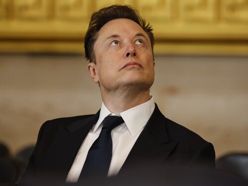 Saluto romano, perfino L'Espresso difende Musk: "Anche tu hai bisogno del fact checking"