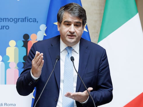Fitto, l'addio e l' "orgoglio" di Meloni. Toto successione: in pole Cirielli e Terzi