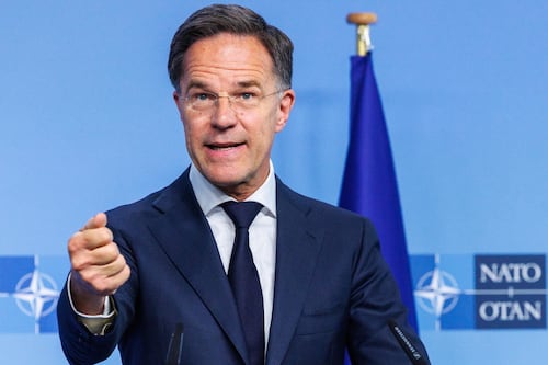 Rutte anticipa i piani militari: "Gli Stati Uniti non abbandonano la Nato"