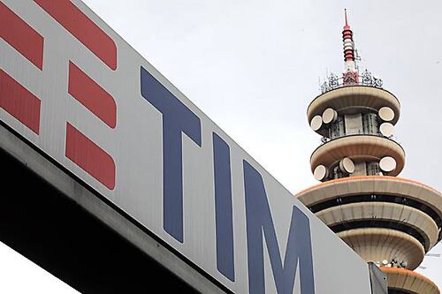 Tim cresce ma licenzia. Esuberi per 4.500 lavoratori