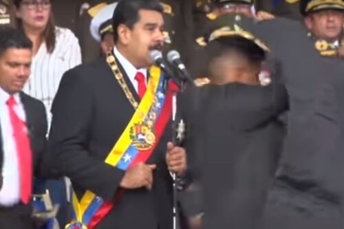 Venezuela, Maduro sfugge all'attentato. Droni sulla parata in diretta tv: 7 feriti