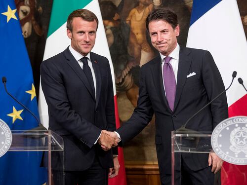 Macron da Conte: c'è l'accordo sulla ripartizione automatica dei migranti