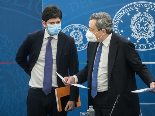 Mario Draghi vuole l'addio di Roberto Speranza al Governo: fatti da parte