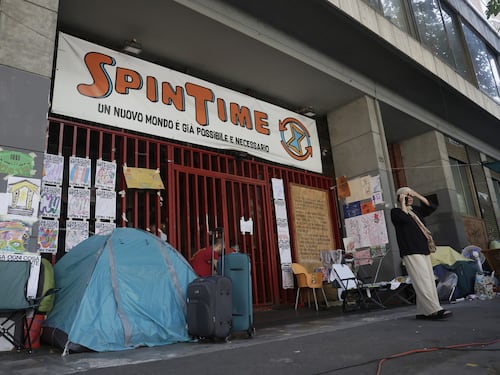 La trovata del Campidoglio: ex "okkupanti" di Spin Time a casa dei romani
