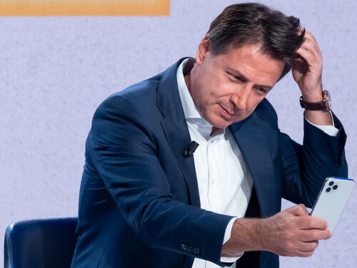 M5s, Giuseppe Conte apre al Pd poi fa dietrofront. Figuraccia a Mezz'ora in più, cosa ha detto