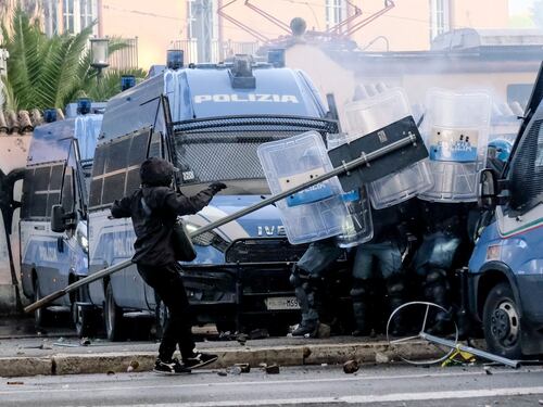 Viaggio nelle sigle anarchiche e tra i compagni a mano armata: ecco chi fomenta le piazze