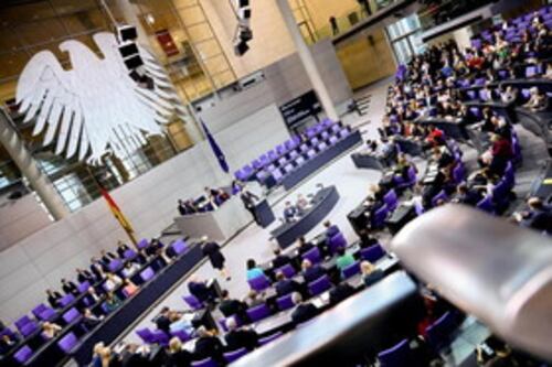 Germania, il Bundestag blocca l'aumento di stipendio dei deputati