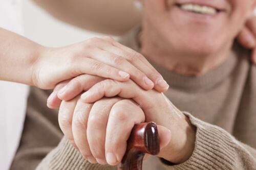 I nonni in trincea contro il Covid. Sei su dieci hanno preso il bonus baby sitter